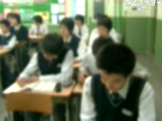 교육부에 교복착용 시기 연기요청