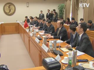韓-中 외교장관 "올바른 역사인식 중요"