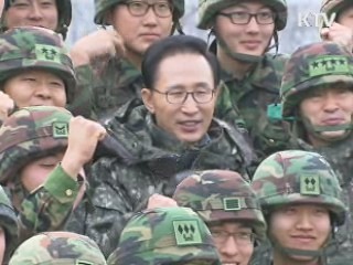 이 대통령 "기습공격 때 대반격 해야"