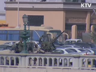 "카다피, 반군에 조건부 퇴진 협상 제의"