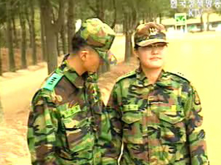 부부 중대장의 특별한 이취임식