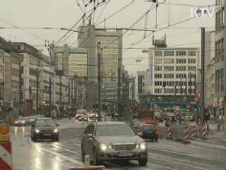 본, 행정도시에서 기업도시로 변모