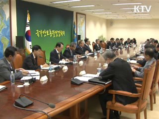 이 대통령 "군 복무 24개월 환원 쉽지 않은 문제"