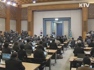 이 대통령, 한미FTA·해군기지 반대 비판