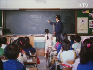 2명 중 1명 "스승 방문 계획 없어"