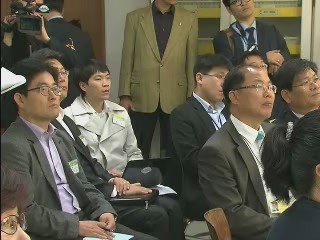 이 대통령 "학생과 교사간 신뢰 있어야"