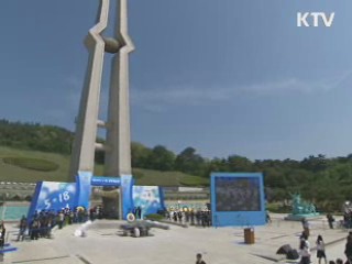 김 총리 "더 성숙한 민주주의 꽃 피워야"