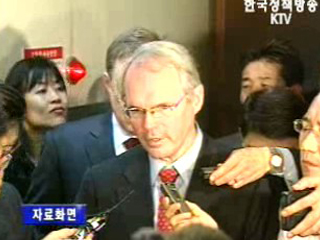 통일부 장관, 힐 차관보에게 탄력적 대화 강조