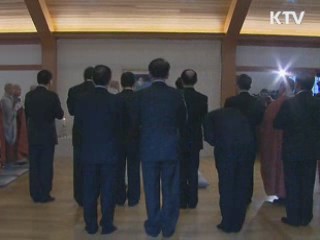 이 대통령, 법정 스님 빈소 조문