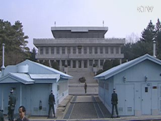 "보류 유감···이산상봉 회담 호응해야"