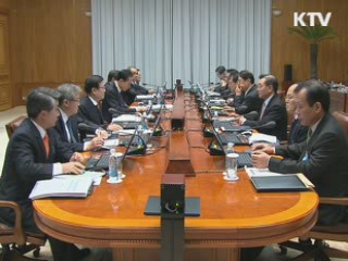 이 대통령 "졸업식 뒤풀이, 학교가 해결해야"