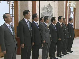 이 대통령 "군, 투철한 국가관 확립해야"