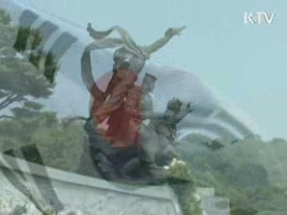 이 대통령 "자유민주주의 부정 용납 않을 것"