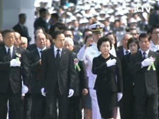 이 대통령 "안보 위협에 타협 없어"