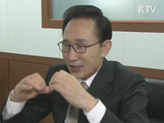 이 대통령, 화상통화로 전방장병 격려