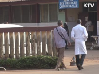 의료 원조로 아프리카 마음 잡는다