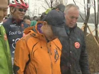 이 대통령 "자전거길, 세대간 소통 계기 될 것"