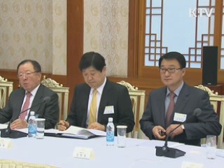 이 대통령 "경제회복 지속성장에 집중"