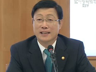 이 장관 "지금이 기업에 절호의 기회"