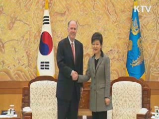 박 대통령 취임 이틀째···첫 4강 외교 완료