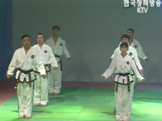 장웅 北 IOC위원 내달 방한