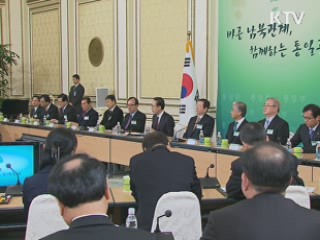 이 대통령 "내년 6자회담 통해 북핵 폐기"