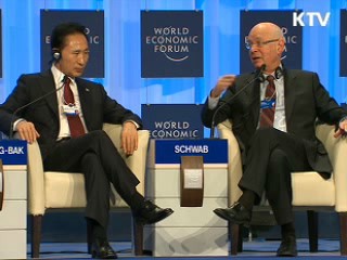 이 대통령 다보스 포럼 특별연설 '기립 박수'