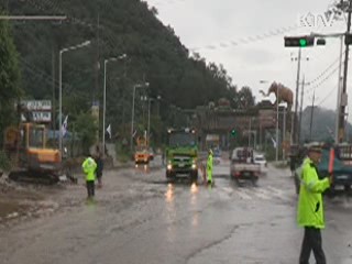 폭우 피해 속출···4명 사망