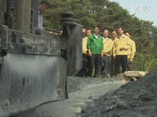 김황식 총리, 충남 홍성 가뭄현장 방문