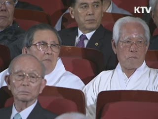 이 대통령 "위안부 문제, 책임있는 조치 있어야"