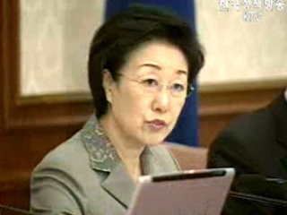 한명숙 총리 “예산 조기 집행 적극 검토”