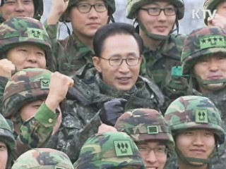 이 대통령 "기습공격 때 대반격 해야"