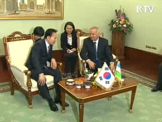 이 대통령, 우즈벡 공식 일정 돌입
