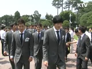 이 대통령, 월드컵 대표팀 청와대 초청 격려