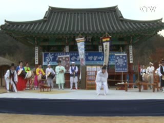 전통문화를 지키는 대학생들