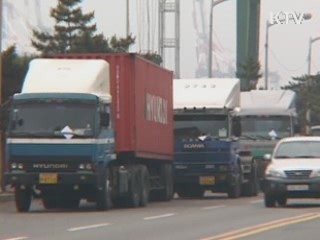 이 대통령 "화물연대 파업 바람직 안해"