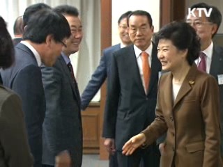 박 당선인, 경제단체 방문…'경제민주화' 구체화