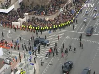 박근혜 대통령 취임…"국민행복, 희망의 새시대"