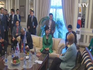 박 대통령, 독일·카자흐 정상과 양자회담