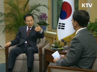 이 대통령 "미디어법, 정치·이념적 해석 안돼"