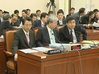 김석동 위원장 "론스타 명령, 법과 원칙 따라 결정"