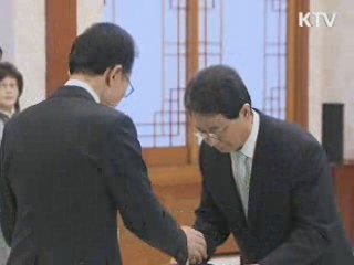 이달곤 정무수석 "열린 네트워크 정무 지향"