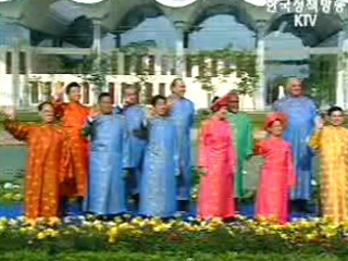 APEC, 북핵평화적 해결 촉구