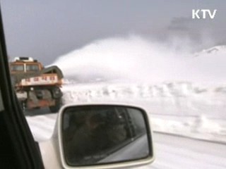 군 닷새째 제설작업 …폭설 피해 최소화