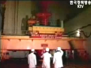 IAEA, `영변원자로 여전히 가동중`