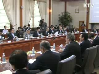 이 대통령 "출구전략 시행 아직 일러"