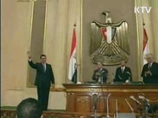 "무바라크, 혼수상태…호흡기 의존"