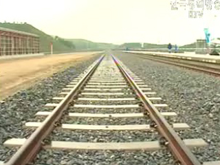 정부, 대북 경공업 원자재 열차수송 검토