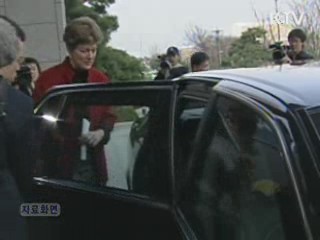 스티븐스前 대사 "일본군 위안부, 참혹한 인권침해"