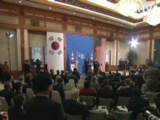 한미 정상 "FTA 타결 오래 걸리지 않을 것"